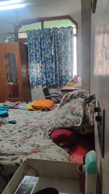 Bedroom in 2 BHK Builder Floor at Vaishali Sector 5 – for Rent