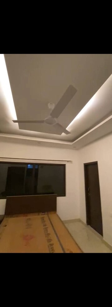 Bedroom in 1 RK Builder Floor at RWA Tomar Colony, Mukundpur – for Rent