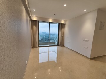 Room in 2 BHK Apartment at Hiranandani Highland, Powai – for Rent