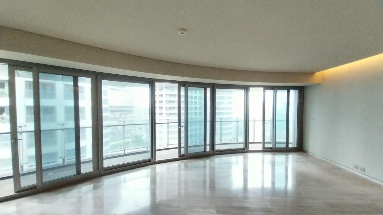 4 BHK + Servant Room Apartment For Sale in Lodha The World Towers World One Tier 2