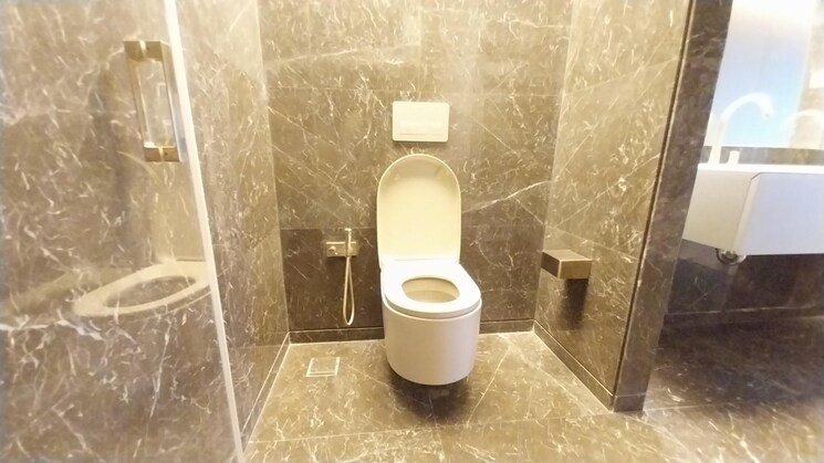 Bathroom, lodha-the-world-towers-world-one-tier-2 4 Bedroom 2698 Sq.Ft. Apartment In Worli Mumbai 8983214