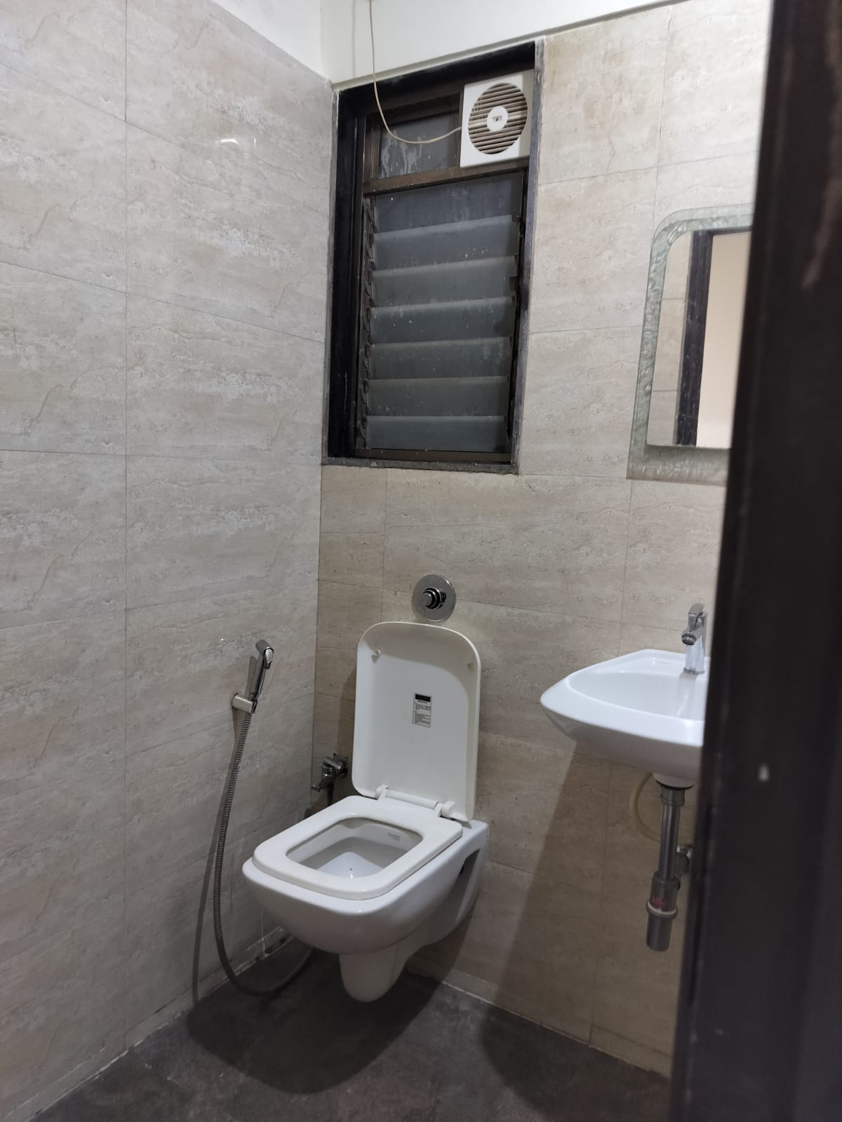 1 BHK + Pooja Room Apartment For Rent in MJ Shah Centrio
