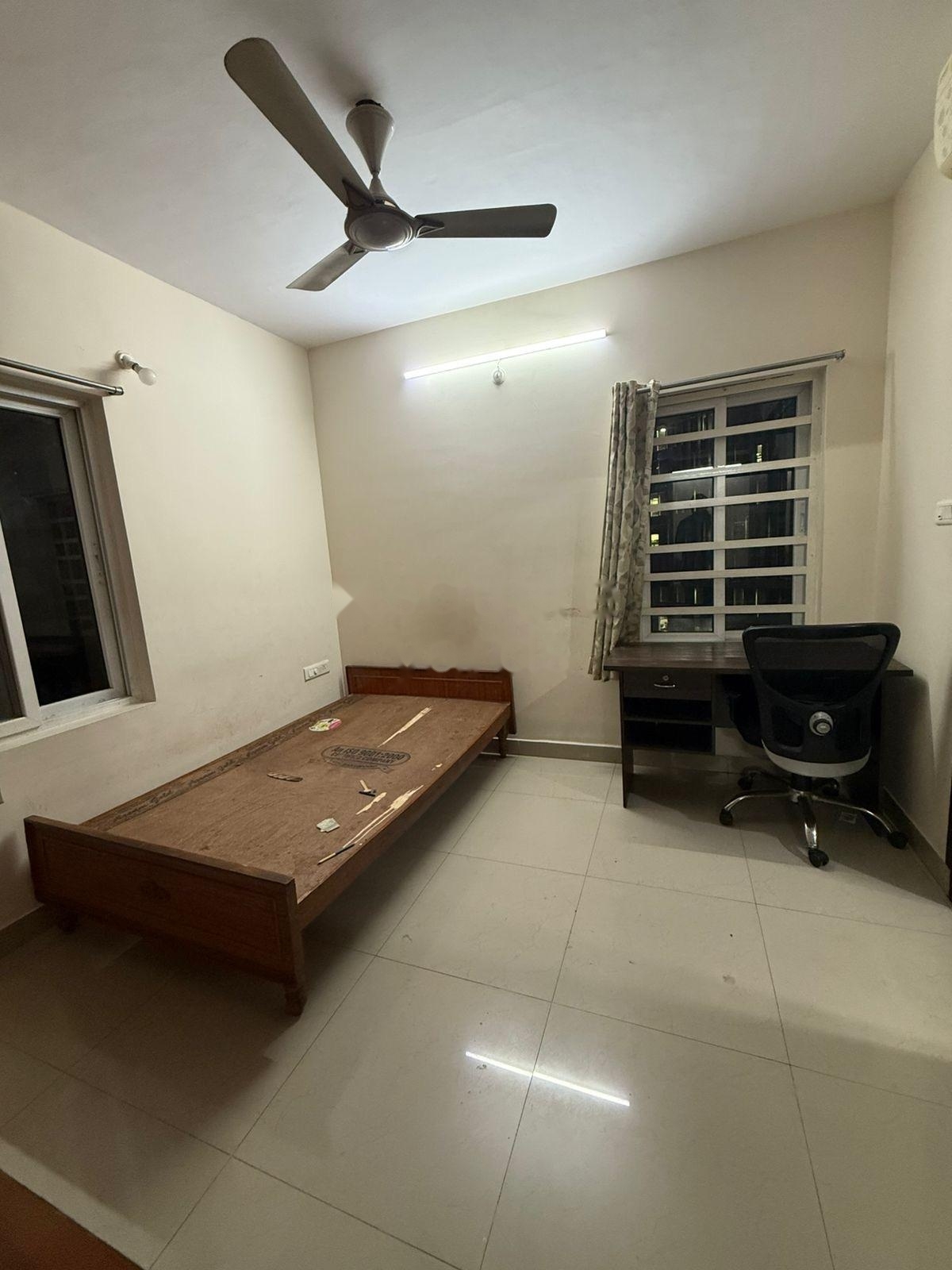 3 BHK 1356 Sq.Ft. Apartment in Theme Ambience Golf View