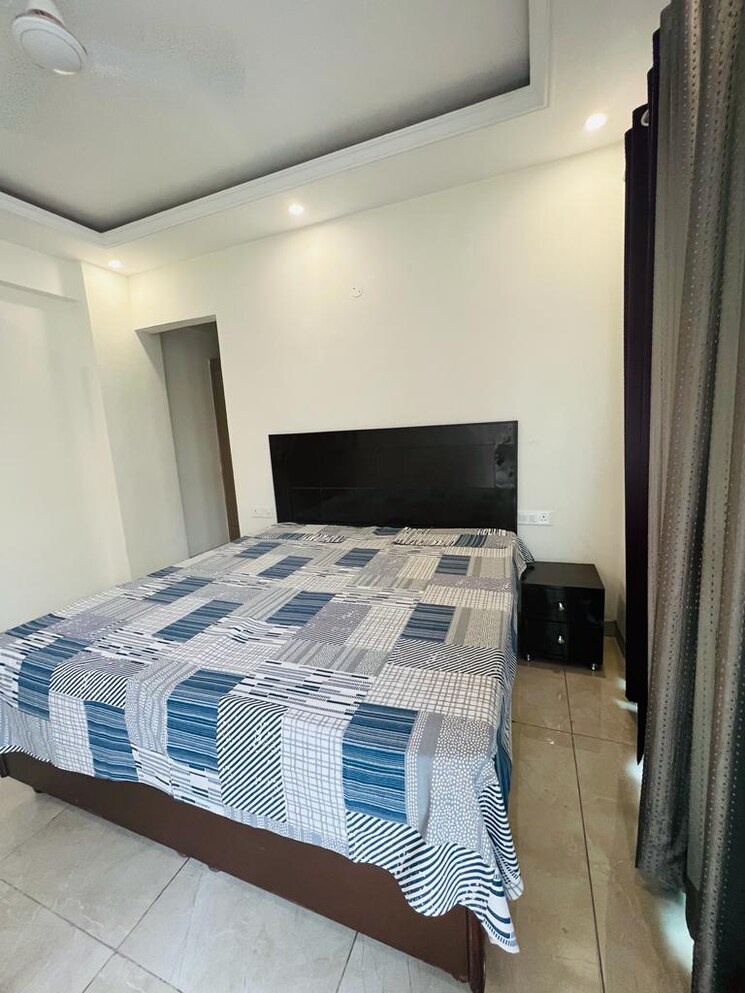 Bedroom, penta-homes 1 Bedroom 900 Sq.Ft. Apartment In Vip Road Zirakpur 8983234