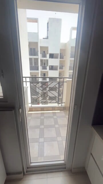 Bathroom in 3 BHK Apartment at Central Park Flower Valley Aqua Front Towers, Sohna Sector 33 – for Rent