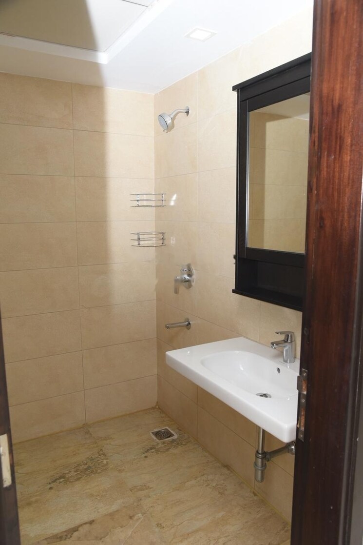 Bathroom, sew-sukride-estella 4 Bedroom 2475 Sq.Ft. Apartment In Kondapur Hyderabad 8983293