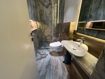 Team Area in 4 BHK Apartment at Indiabulls Blu, Worli – for Sale