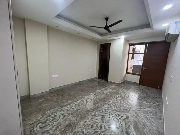 Room, sector 43 3 Bedroom 1845 Sq.Ft. Builder Floor In Sector 43 Gurgaon 8983344
