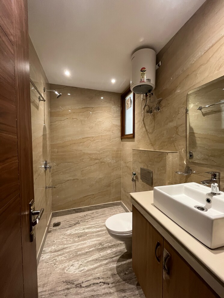 Bathroom, sector 43 3 Bedroom 1845 Sq.Ft. Builder Floor In Sector 43 Gurgaon 8983344