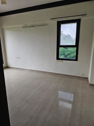 Room in 3.5 BHK Apartment at Chandkheda – for Sale