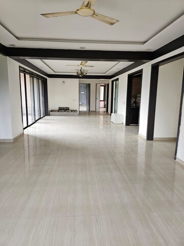 Room in 3.5 BHK Apartment at Chandkheda – for Sale