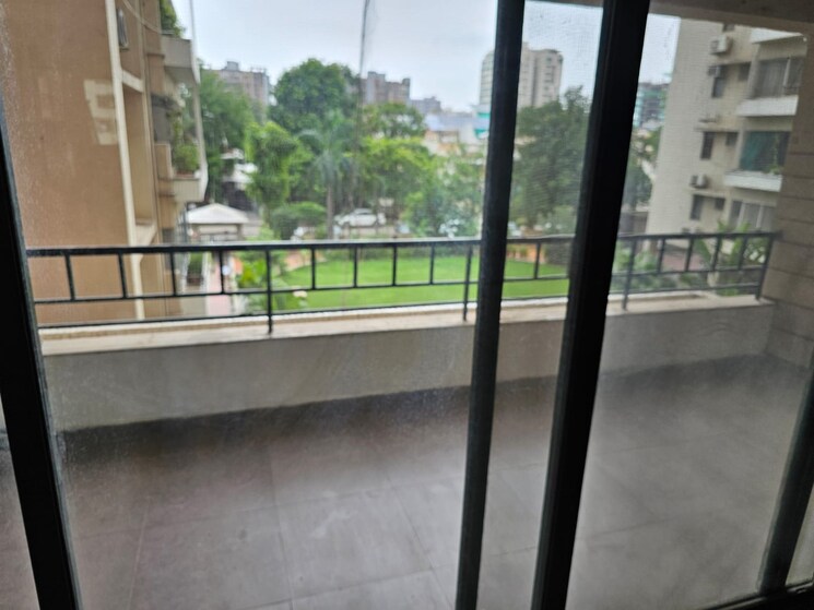 Balcony, chandkheda 3.5 Bedroom 325 Sq.Yd. Apartment In Chandkheda Ahmedabad 8983372