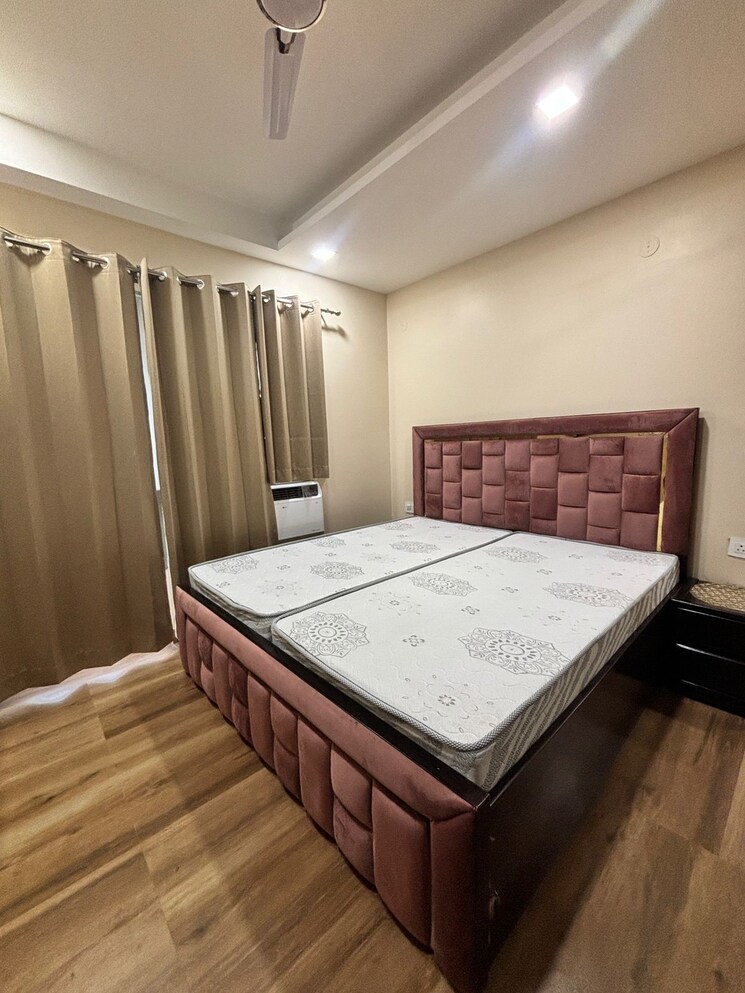Bedroom, sector 42 1 Bedroom 1240 Sq.Ft. Builder Floor In Sector 42 Gurgaon 8983389