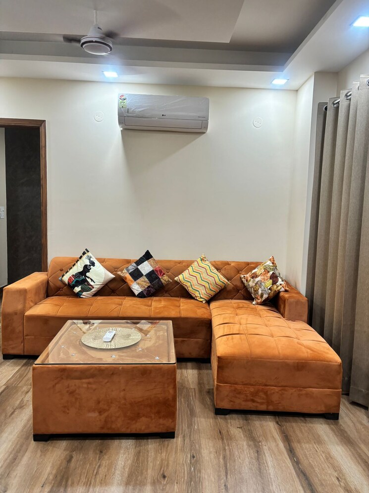 Bedroom, sector 42 1 Bedroom 1240 Sq.Ft. Builder Floor In Sector 42 Gurgaon 8983389
