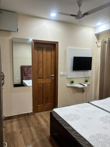 Living Room in 1 BHK Builder Floor at Sector 42 – for Rent