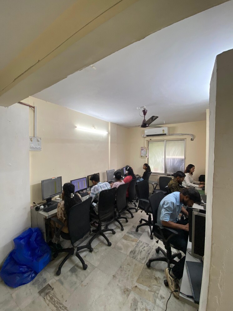 Team Area, ratnamani-apartment Commercial Office Space 700 Sq.Ft. In Naupada Thane 8983399