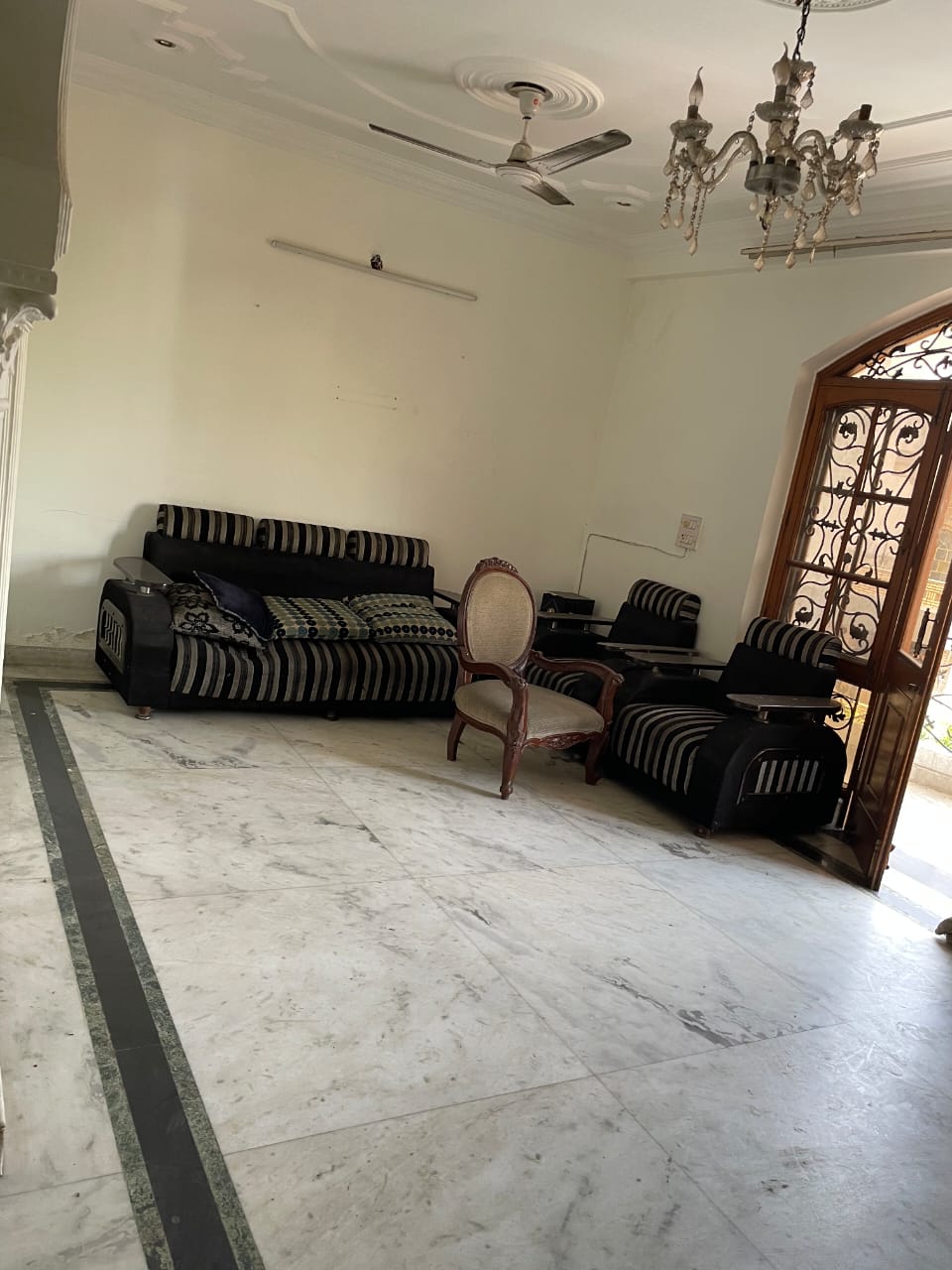 2.5 BHK Builder Floor For Sale in Laxmi Nagar