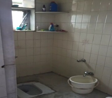 Bathroom in 1 BHK Apartment at Dadar East – for Rent