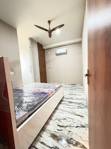 Bedroom in 4 BHK Builder Floor at Sector 51 – for Rent