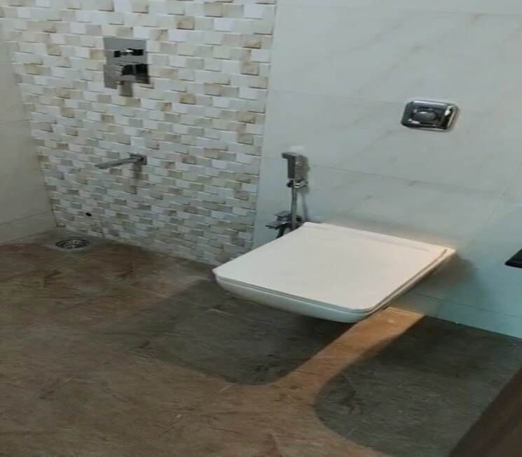 Bathroom, dadar east 2 Bedroom 650 Sq.Ft. Apartment In Dadar East Mumbai 8983416
