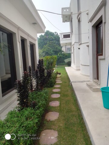 Balcony in 5 BHK Villa at Palm Residency Chhatarpur, Chattarpur – for Rent