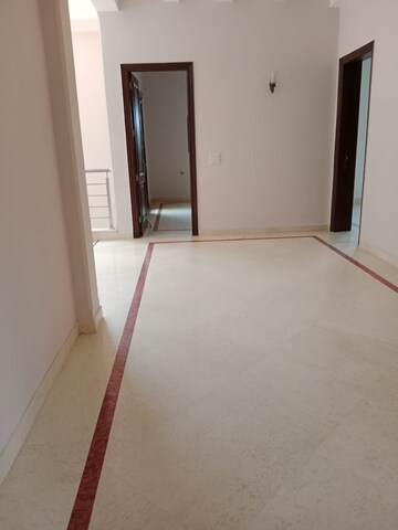 Room in 5 BHK Villa at Palm Residency Chhatarpur, Chattarpur – for Rent