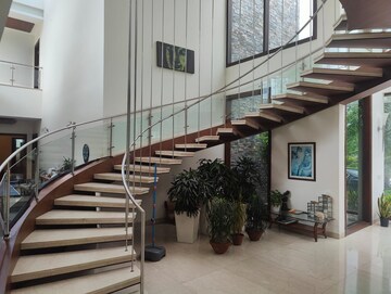 Staircase in 5 BHK Villa at Palm Residency Chhatarpur, Chattarpur – for Rent