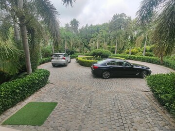 Parking in 5 BHK Villa at Palm Residency Chhatarpur, Chattarpur – for Rent