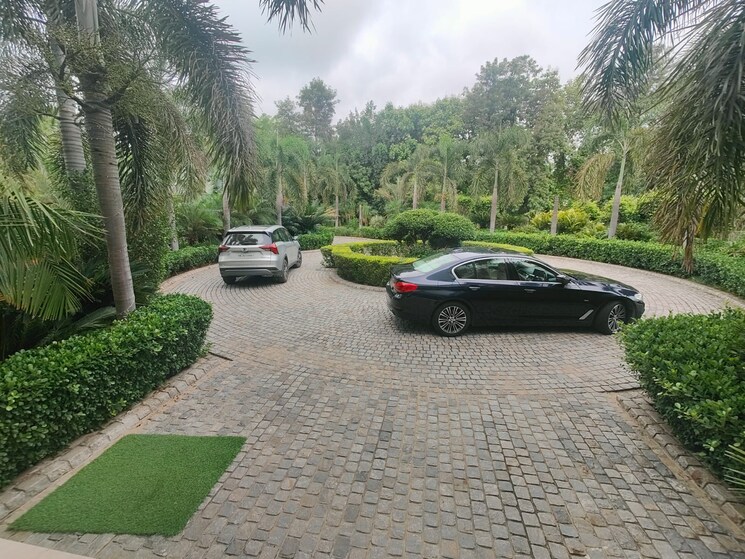  Parking, palm-residency-chhatarpur 5 Bedroom 41000 Sq.Ft. Villa In Chattarpur Delhi 8983409