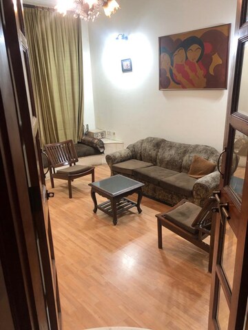 Gym in 3 BHK Builder Floor at South City 1 – for Rent