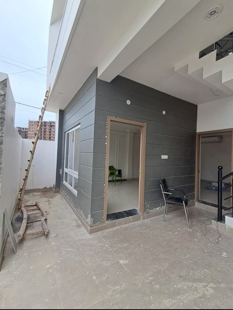  Parking, raebareli road 3 Bedroom 2100 Sq.Ft. Independent House In Raebareli Road Lucknow 8983429