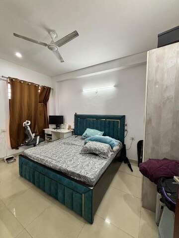 Bedroom in 2 BHK Builder Floor at Sector 51 – for Rent