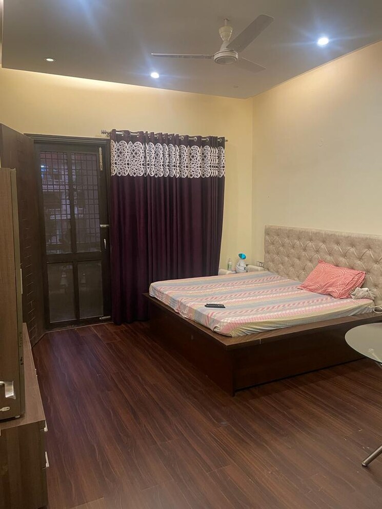 Bedroom, dlf phase ii 3 Bedroom 2500 Sq.Ft. Builder Floor In Dlf Phase ii Gurgaon 8983487