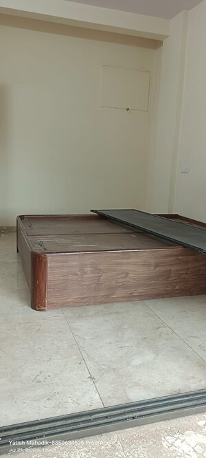 Room in 1 BHK Apartment at Supernal Gardens, Kolshet Road – for Sale