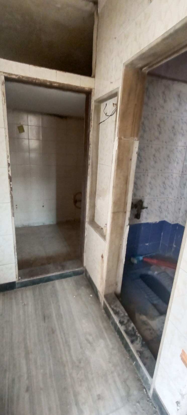 Bathroom, paradise-tower-naupada Commercial Office Space 700 Sq.Ft. In Naupada Thane 8983491
