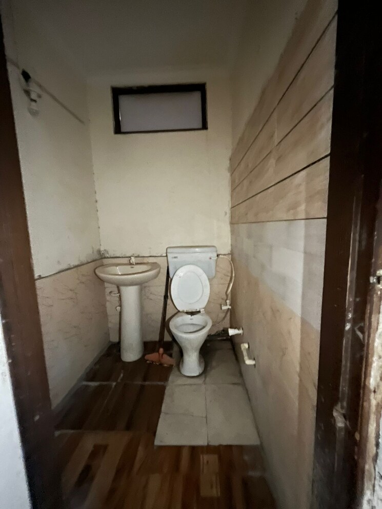 Bathroom, dwarka mor 2 Bedroom 675 Sq.Ft. Builder Floor In Dwarka Mor Delhi 8983510