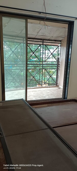 Room in 1 BHK Apartment at Supernal Gardens, Kolshet Road – for Sale