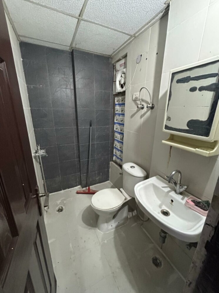 Bathroom, ajnara-integrity 2 Bedroom 915 Sq.Ft. Apartment In Raj Nagar Extension Ghaziabad 8983529