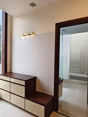 Bathroom in 5 BHK Villa at Palm Residency Chhatarpur, Chattarpur – for Rent