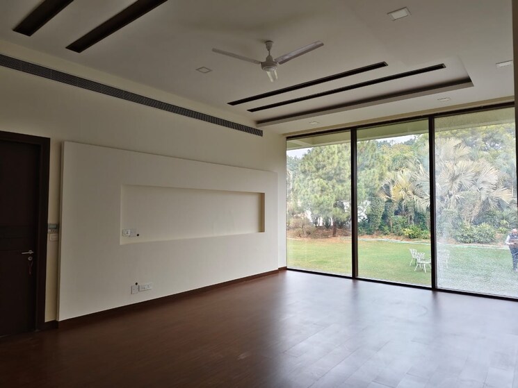 Room, palm-residency-chhatarpur 5 Bedroom 45000 Sq.Ft. Villa In Chattarpur Delhi 8983507