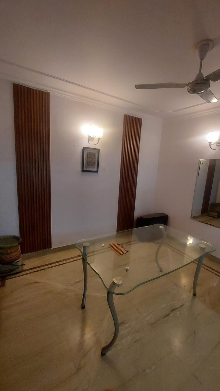 Living Room, dlf phase ii 3 Bedroom 2500 Sq.Ft. Builder Floor In Dlf Phase ii Gurgaon 8983561