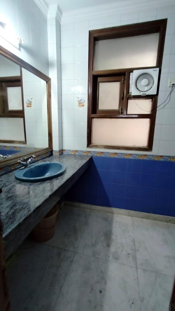 Kitchen, dlf phase ii 3 Bedroom 2500 Sq.Ft. Builder Floor In Dlf Phase ii Gurgaon 8983561