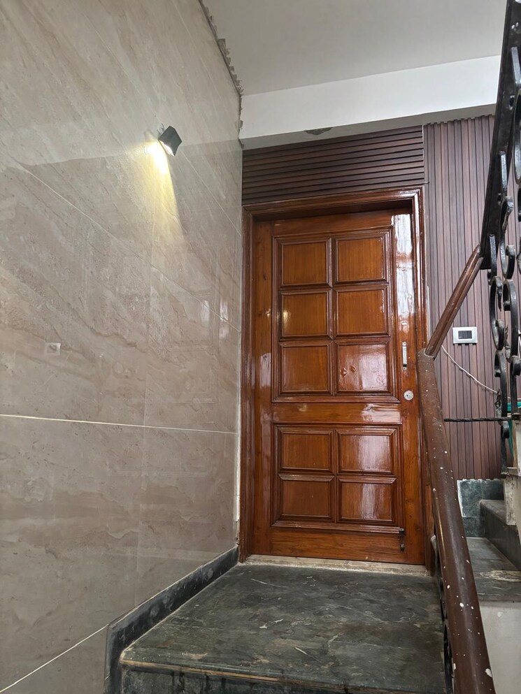 Room, dlf phase ii 3 Bedroom 2500 Sq.Ft. Builder Floor In Dlf Phase ii Gurgaon 8983561