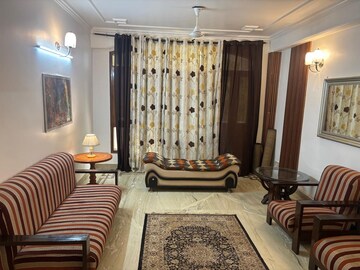 Living Room in 3 BHK Builder Floor at Dlf Phase ii – for Rent