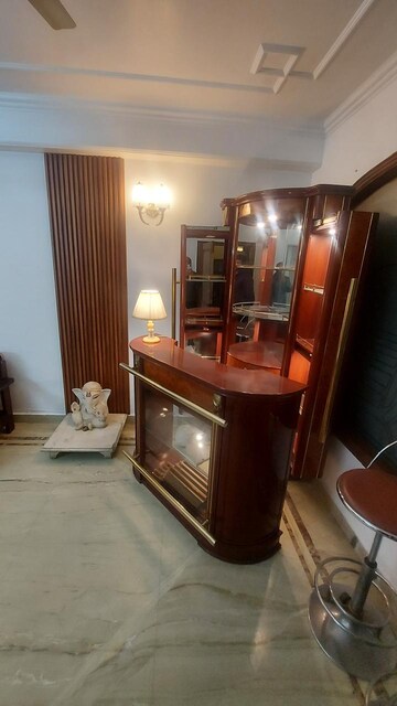 Living Room in 3 BHK Builder Floor at Dlf Phase ii – for Rent