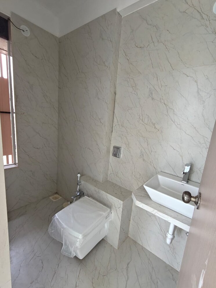 Attached Bathroom, goregaon east 2 Bedroom 700 Sq.Ft. Apartment In Goregaon East Mumbai 8983546
