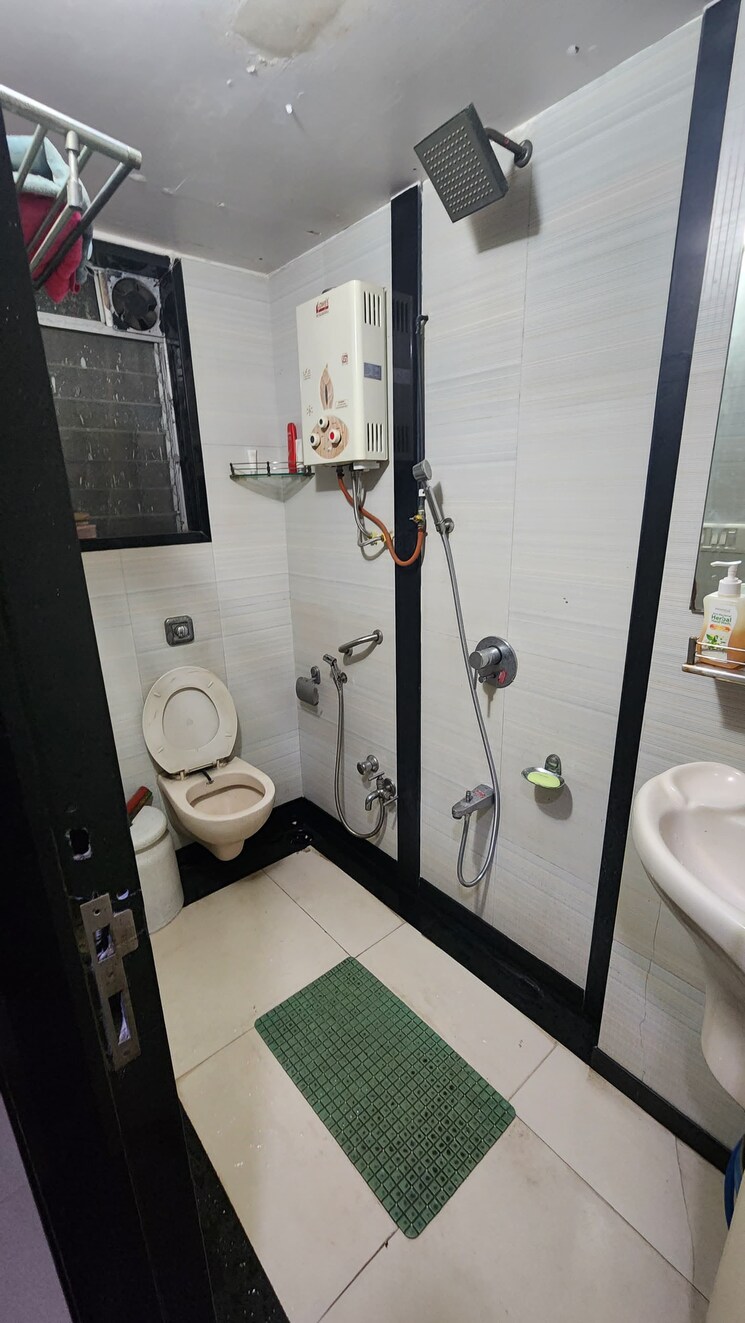 Washroom, amar-smruti-apartment 2 Bedroom 600 Sq.Ft. Apartment In Ghatkopar East Mumbai 8983614
