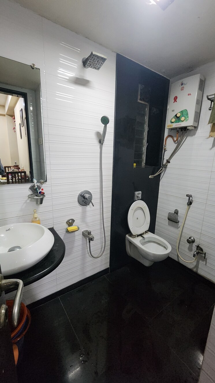 Bathroom, amar-smruti-apartment 2 Bedroom 600 Sq.Ft. Apartment In Ghatkopar East Mumbai 8983614