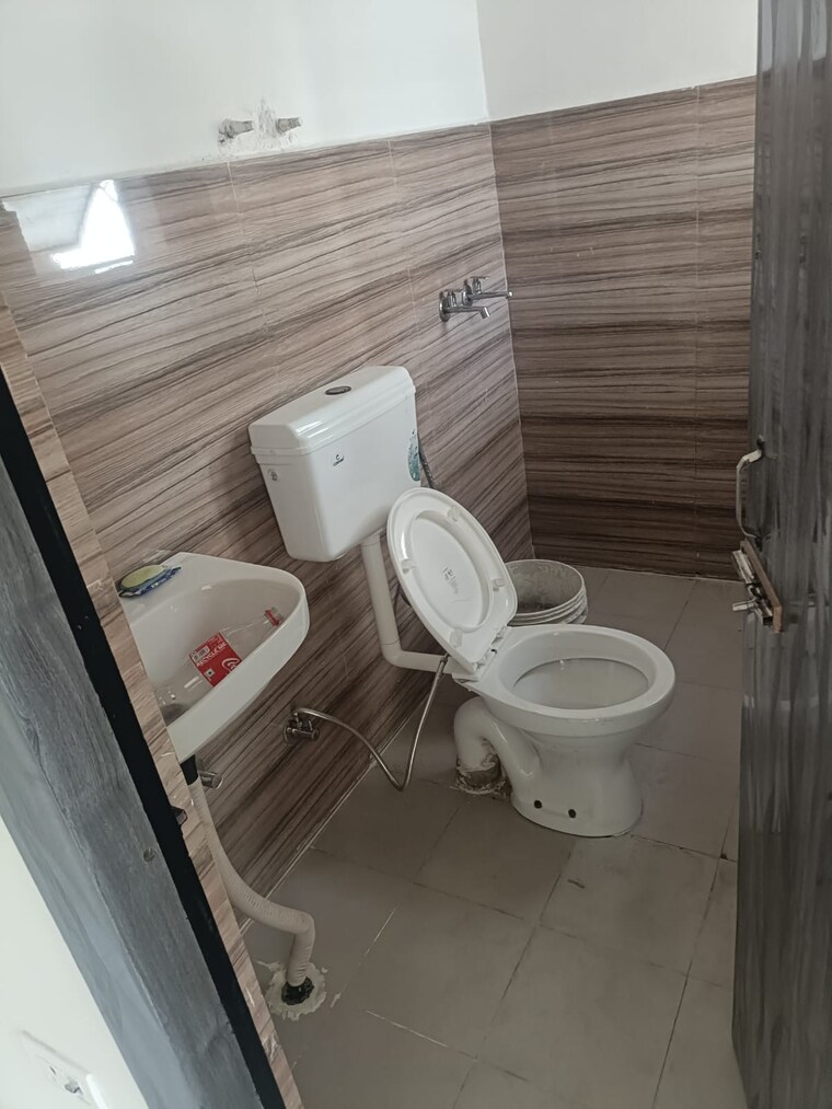 Bathroom, pivotal-paradise 2 Bedroom 657 Sq.Ft. Apartment In Sector 62 Gurgaon 8983628