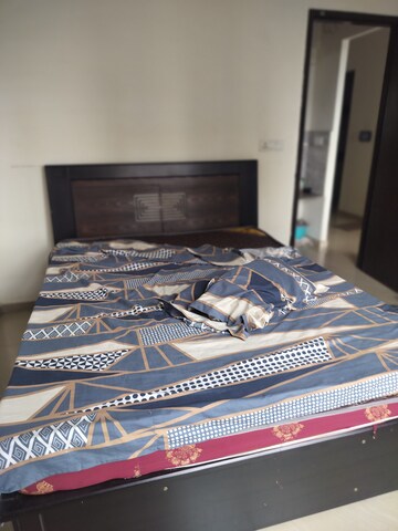 Bedroom in 1.5 BHK Apartment at Amanora Future Towers, Hadapsar – for Rent